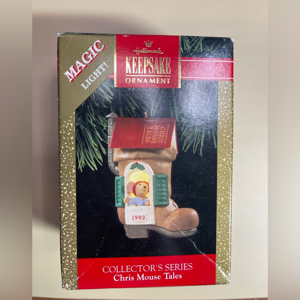 Hallmark Keepsake Ornament Chris Mouse Tales 1992 Magic Light Collector Series